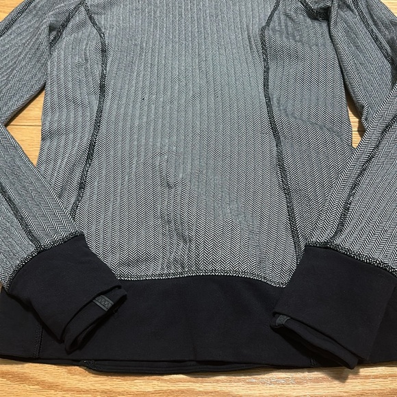 🍋Lululemon Pullover - Picture 4 of 6